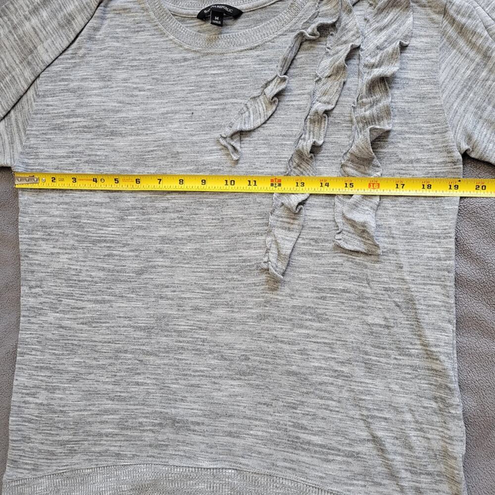 BANANA REPUBLIC Shirt Womens Medium Gray Long Sleeve Speckled Ruffle Hem - Picture 3 of 13